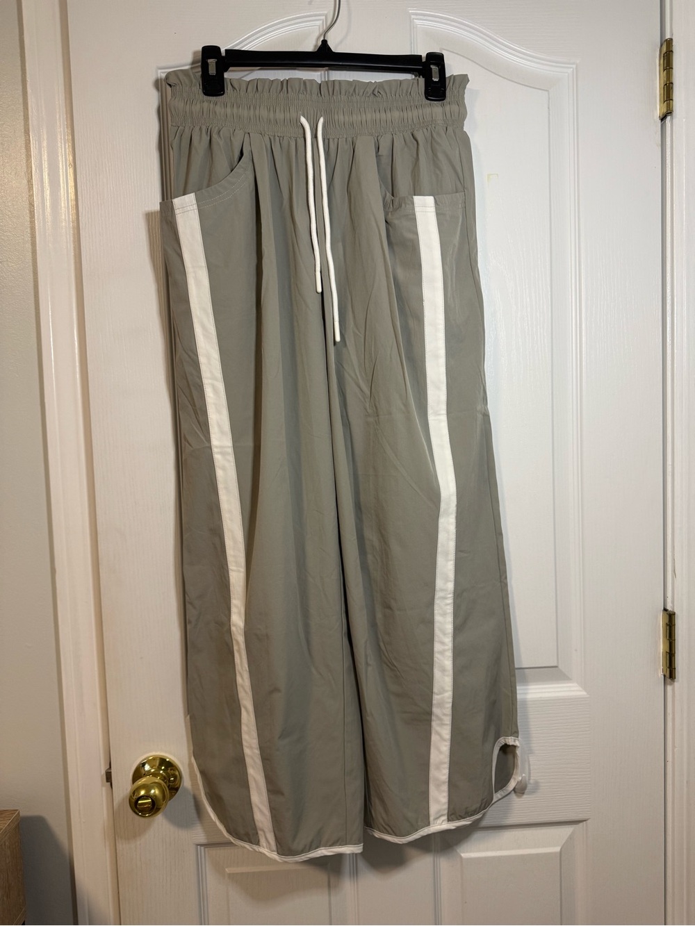 Women's Wide-Leg Drawstring Track Pants in Light Gray with White Trim